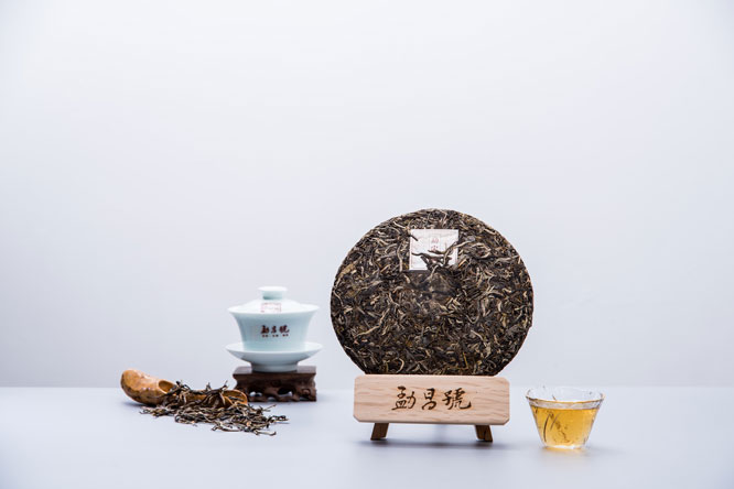 对于普洱茶品牌来说，传统批发模式的优缺点是什么？