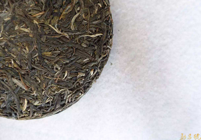 春季南方湿气重，普洱茶饼该如何保存？