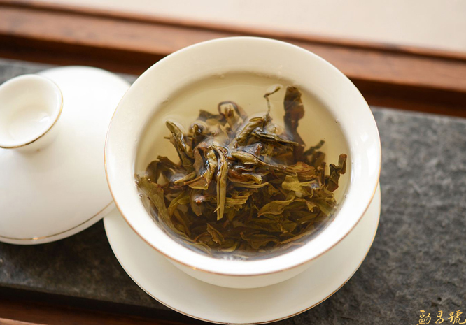 普洱茶茶道中的几种出汤方式。